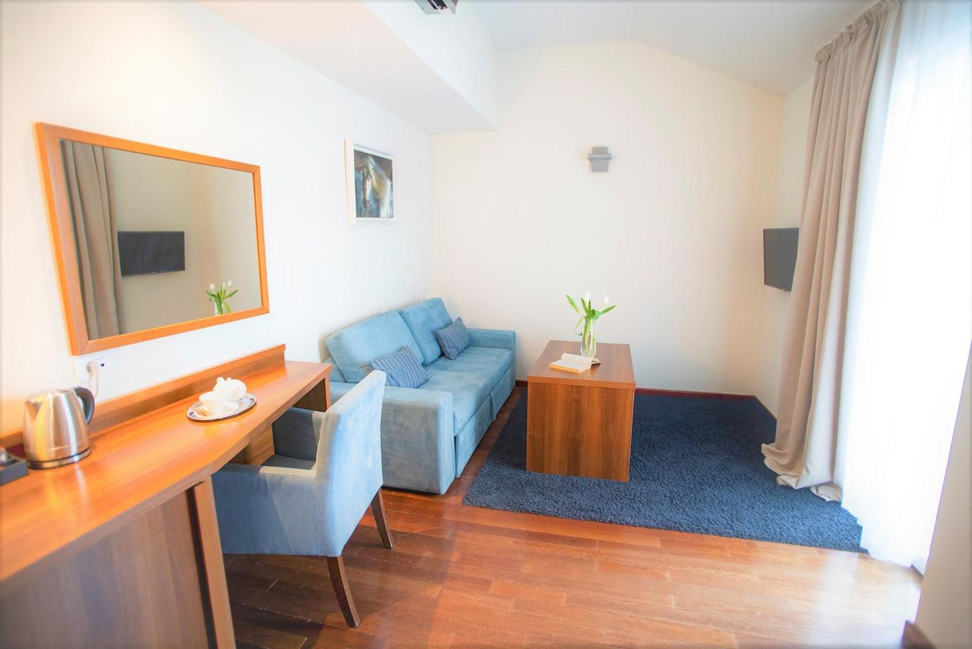 Aminess Vival Velaris Resort Supetar Ngoại thất bức ảnh