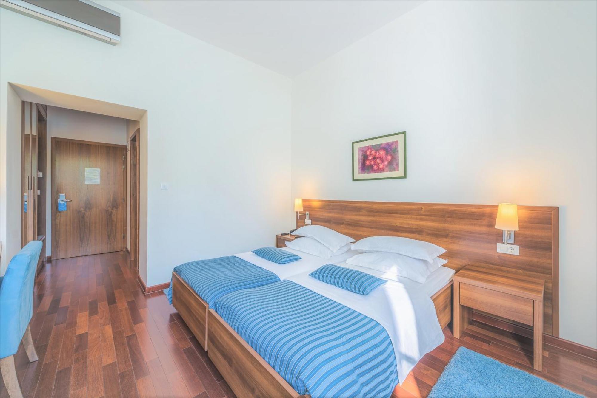 Aminess Vival Velaris Resort Supetar Phòng bức ảnh