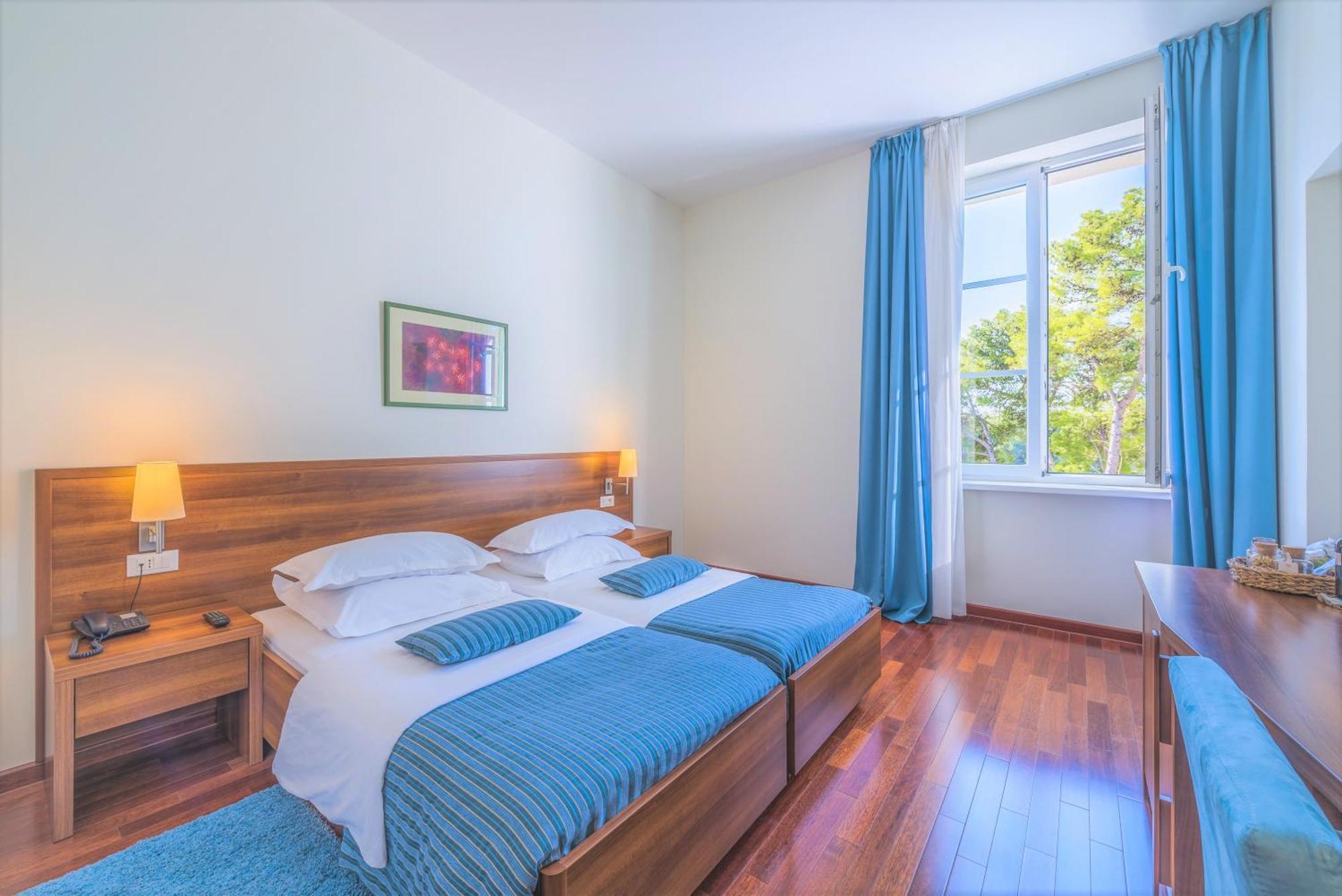 Aminess Vival Velaris Resort Supetar Phòng bức ảnh