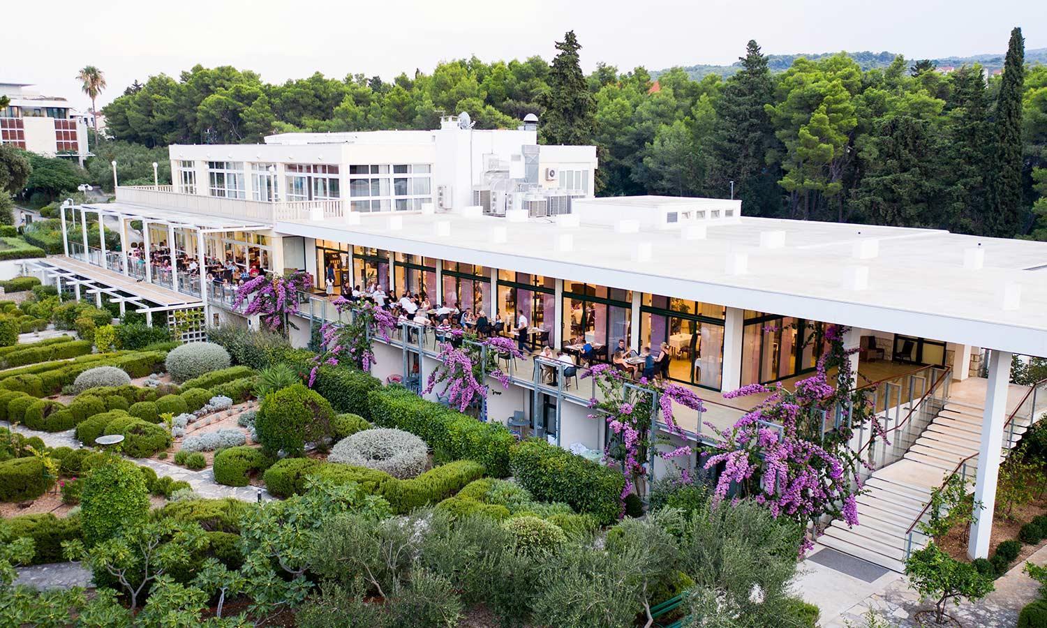 Aminess Vival Velaris Resort Supetar Ngoại thất bức ảnh