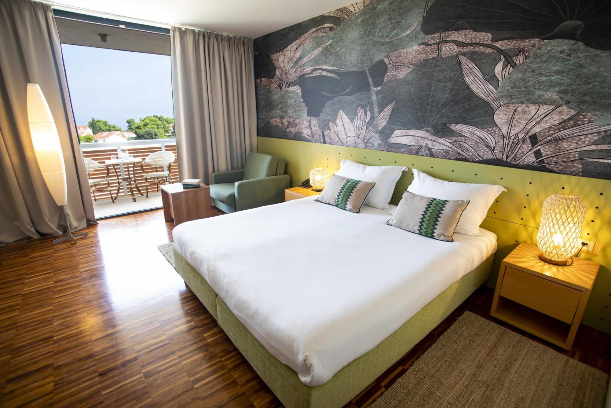 Aminess Vival Velaris Resort Supetar Ngoại thất bức ảnh